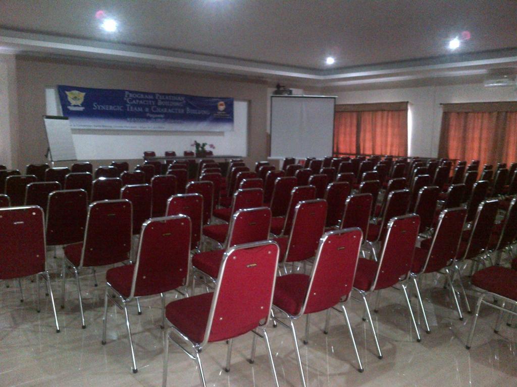 Santa Monica Hotel And Convention Ciherangsating Экстерьер фото